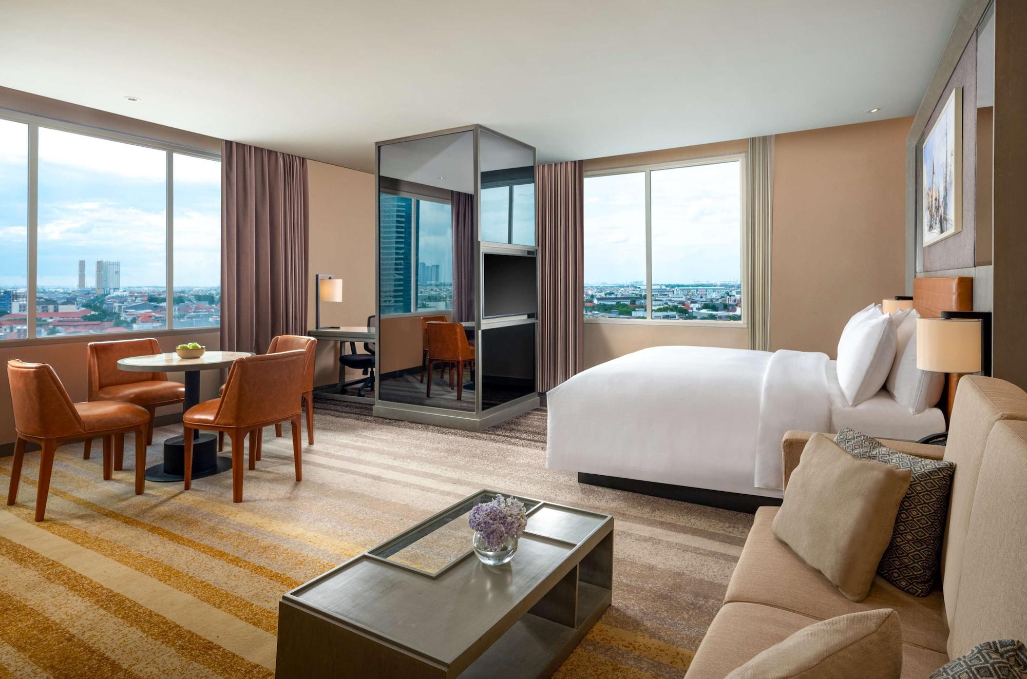 Doubletree By Hilton Surabaya Hotel Exterior photo