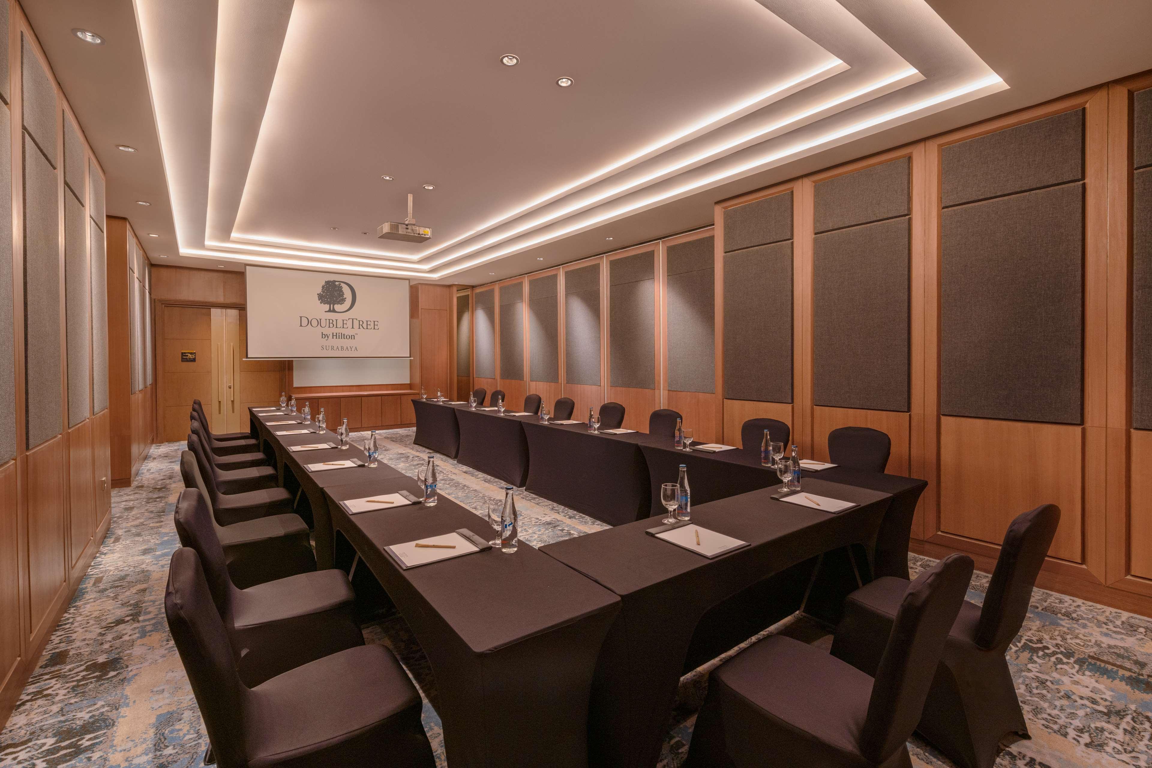 Doubletree By Hilton Surabaya Hotel Exterior photo