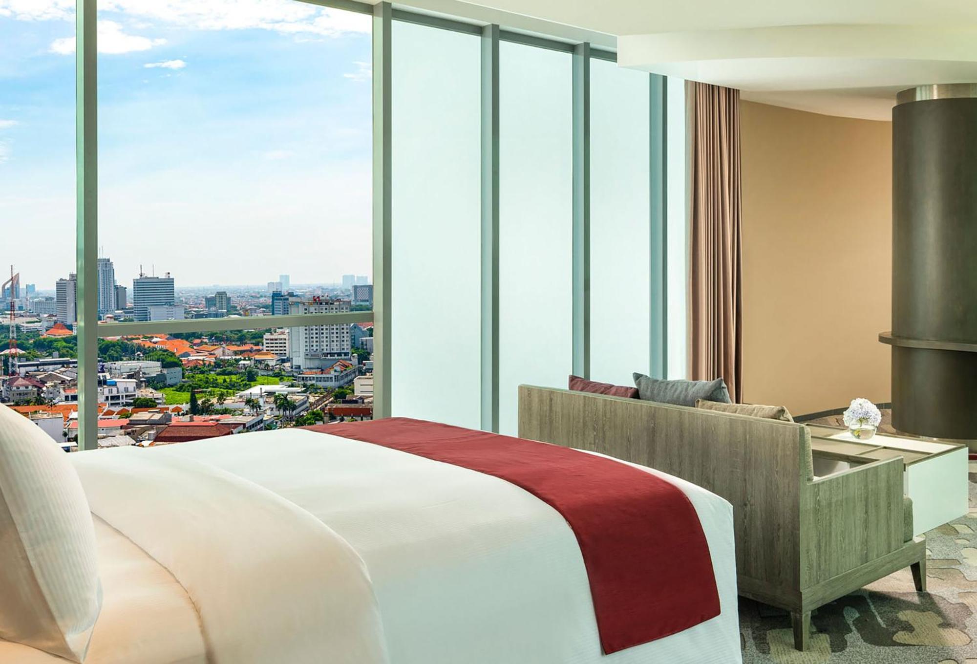 Doubletree By Hilton Surabaya Hotel Exterior photo